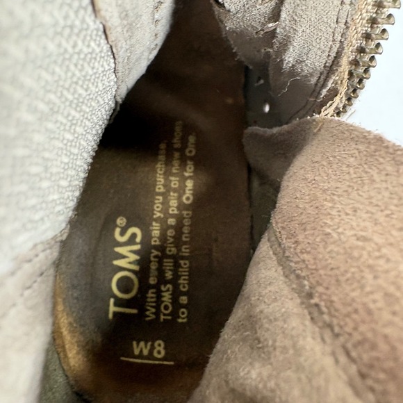 Toms Women's Taupe Suede Perforated Peep Toe Ankle Booties Block Heel Size 8 - Picture 11 of 11